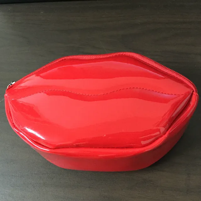 2018 New sexy lips PVC messenger bag fashion female comestic bag lips shape women make up bag handbags party purse